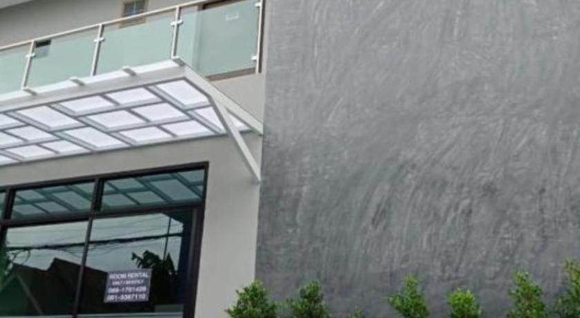 OYO 259 Baan Napatr Hotel Pantai Bang Tao Bagian luar foto