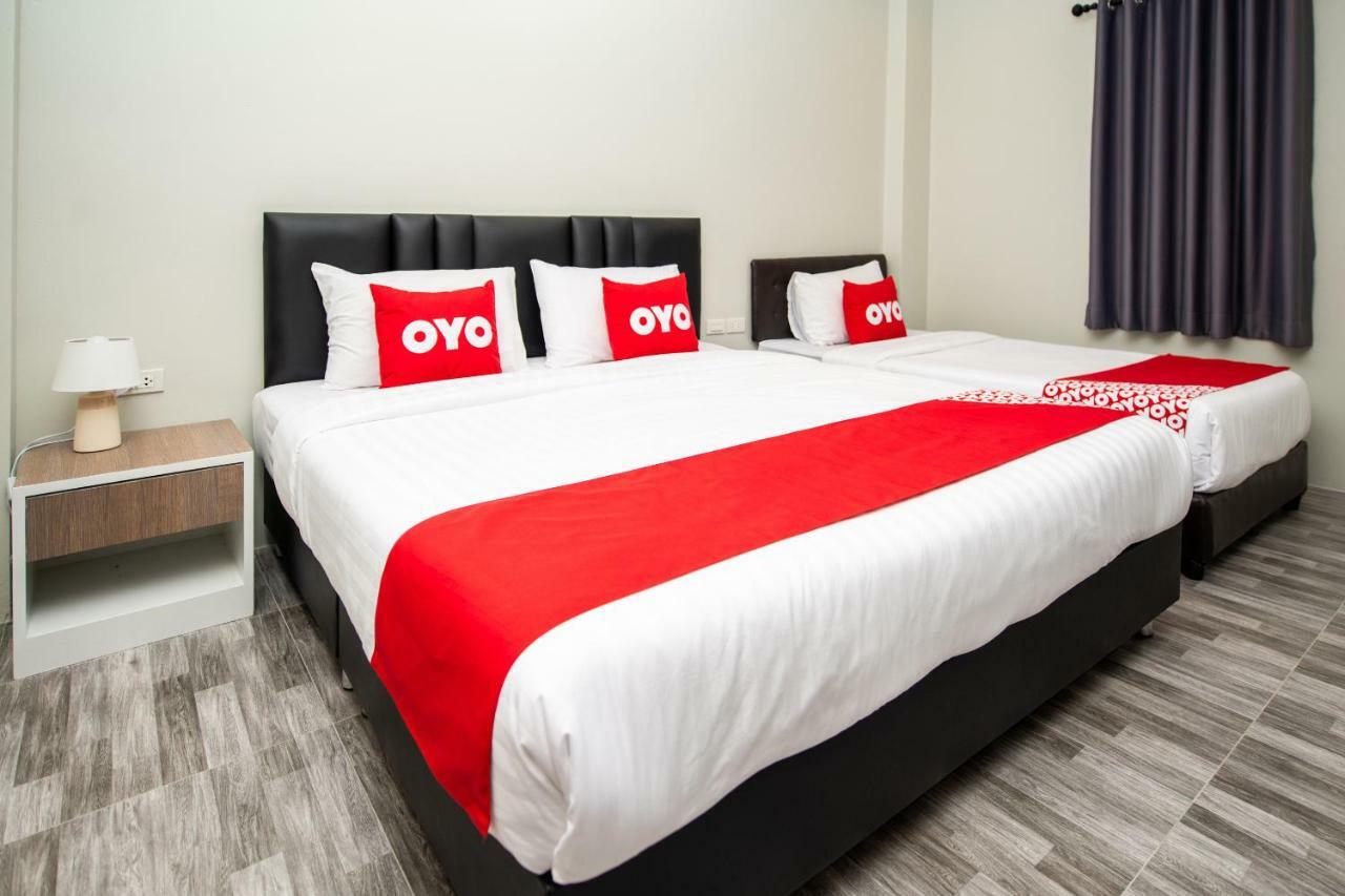OYO 259 Baan Napatr Hotel Pantai Bang Tao Bagian luar foto